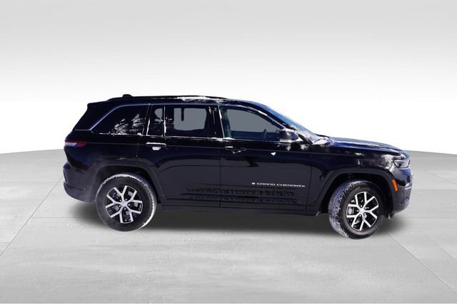 New 2025 Jeep Grand Cherokee Limited w/ Trailer Tow Package image 2