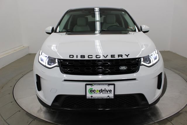 Used 2023 Land Rover Discovery Sport SE image 2