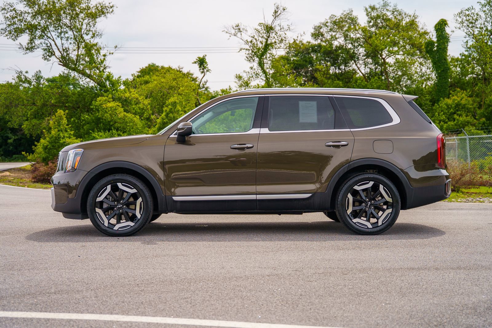 Used 2025 Kia Telluride S AWD/4WD image 4