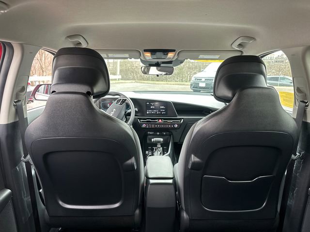 Used 2025 Kia Niro LX image 13