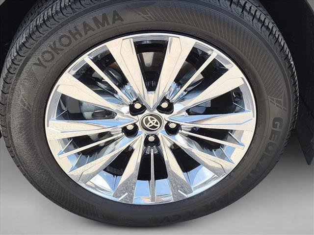 Used 2025 Toyota Grand Highlander AWD image 24