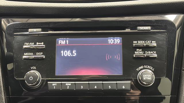 Used 2017 Nissan Rogue S image 14