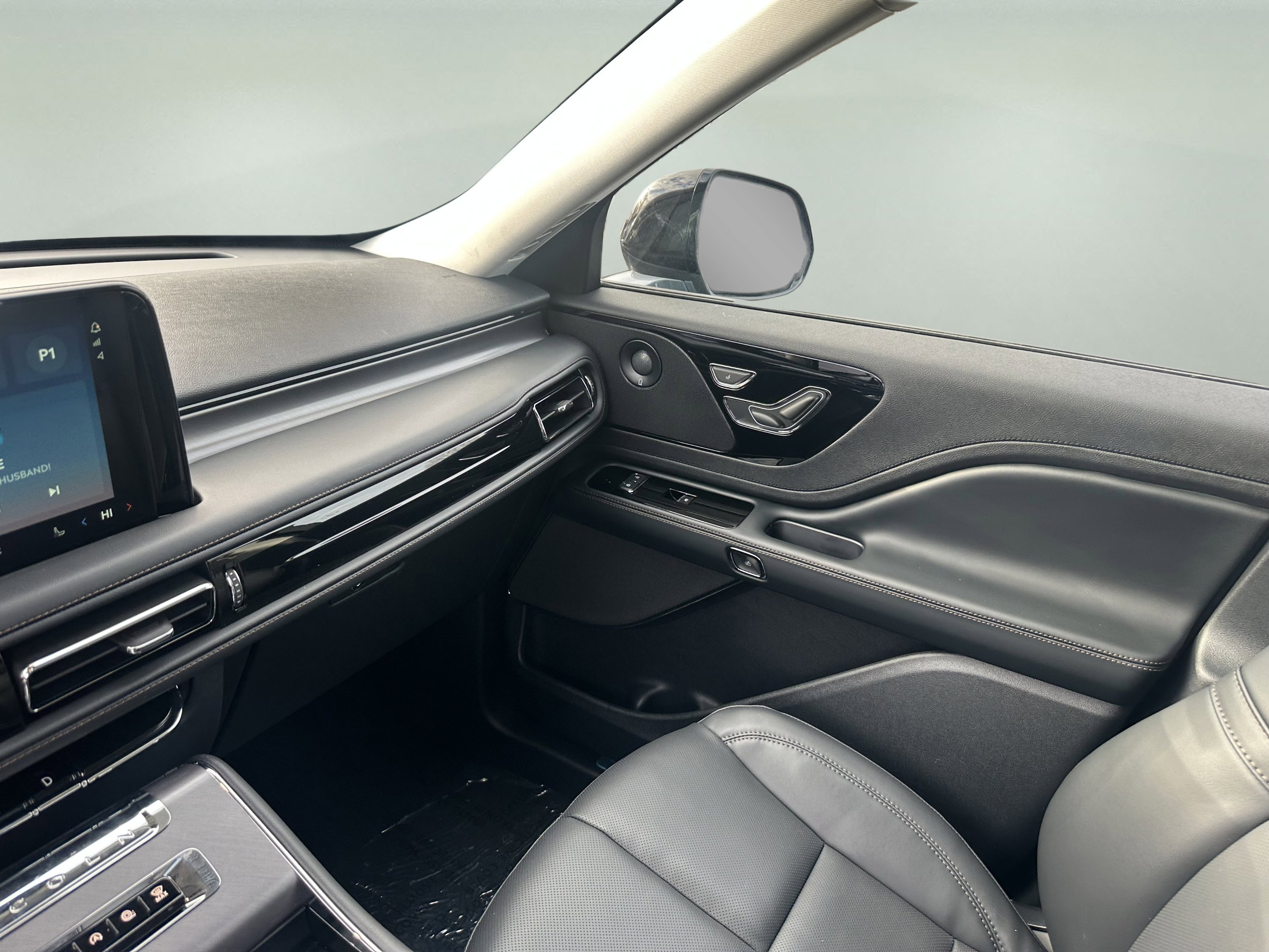 New 2026 Lincoln Aviator AWD image 16