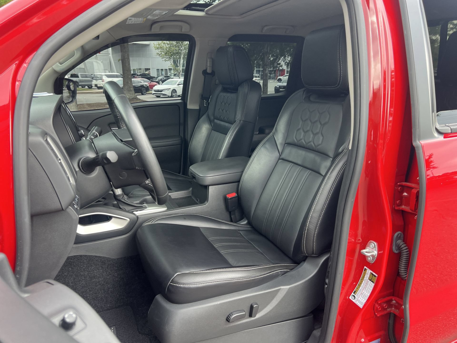 Certified 2024 Nissan Frontier SL AWD/4WD image 15