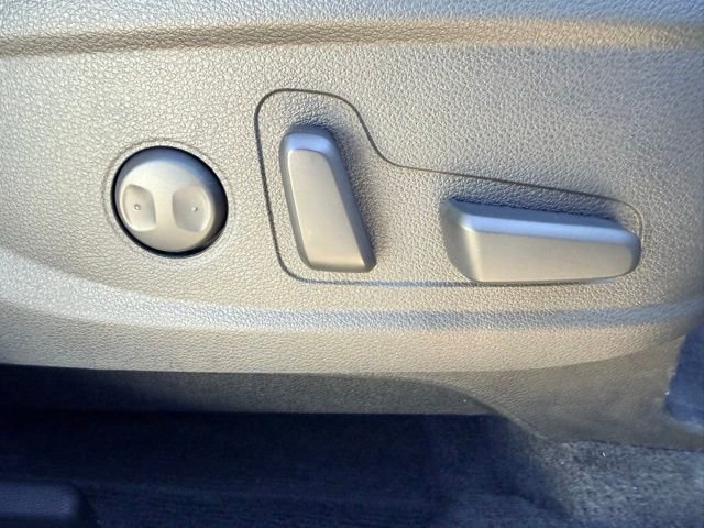 Used 2024 Kia Telluride EX w/ EX Captain's Chair Package image 38