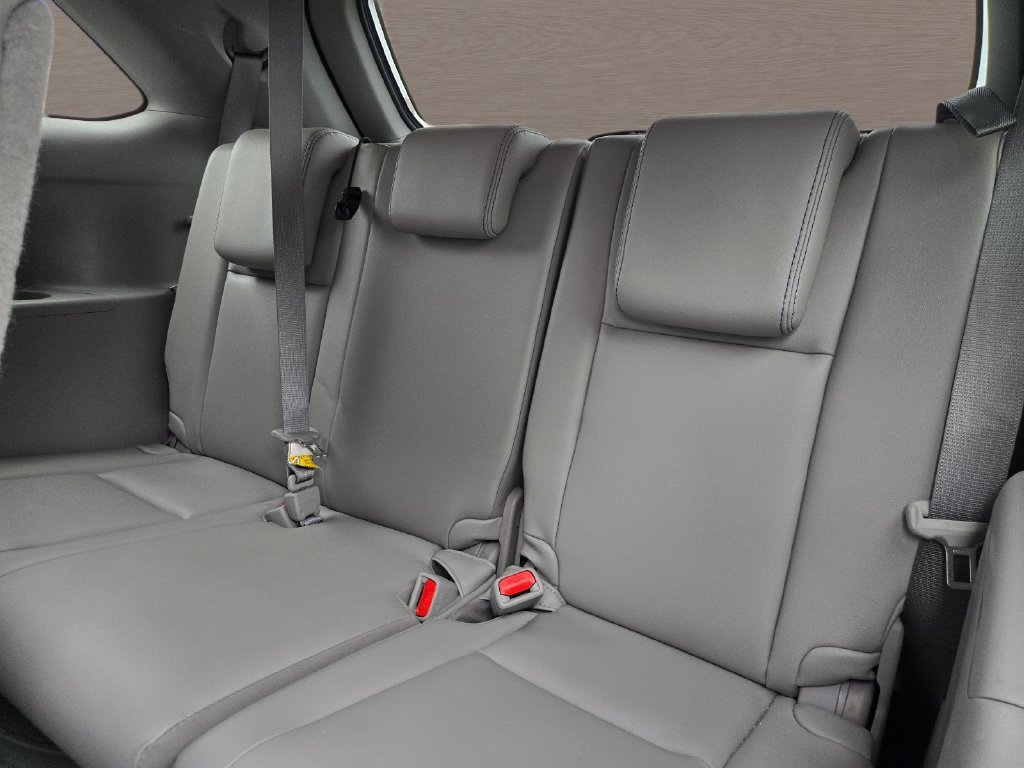 Used 2018 Toyota Highlander XLE FWD image 13