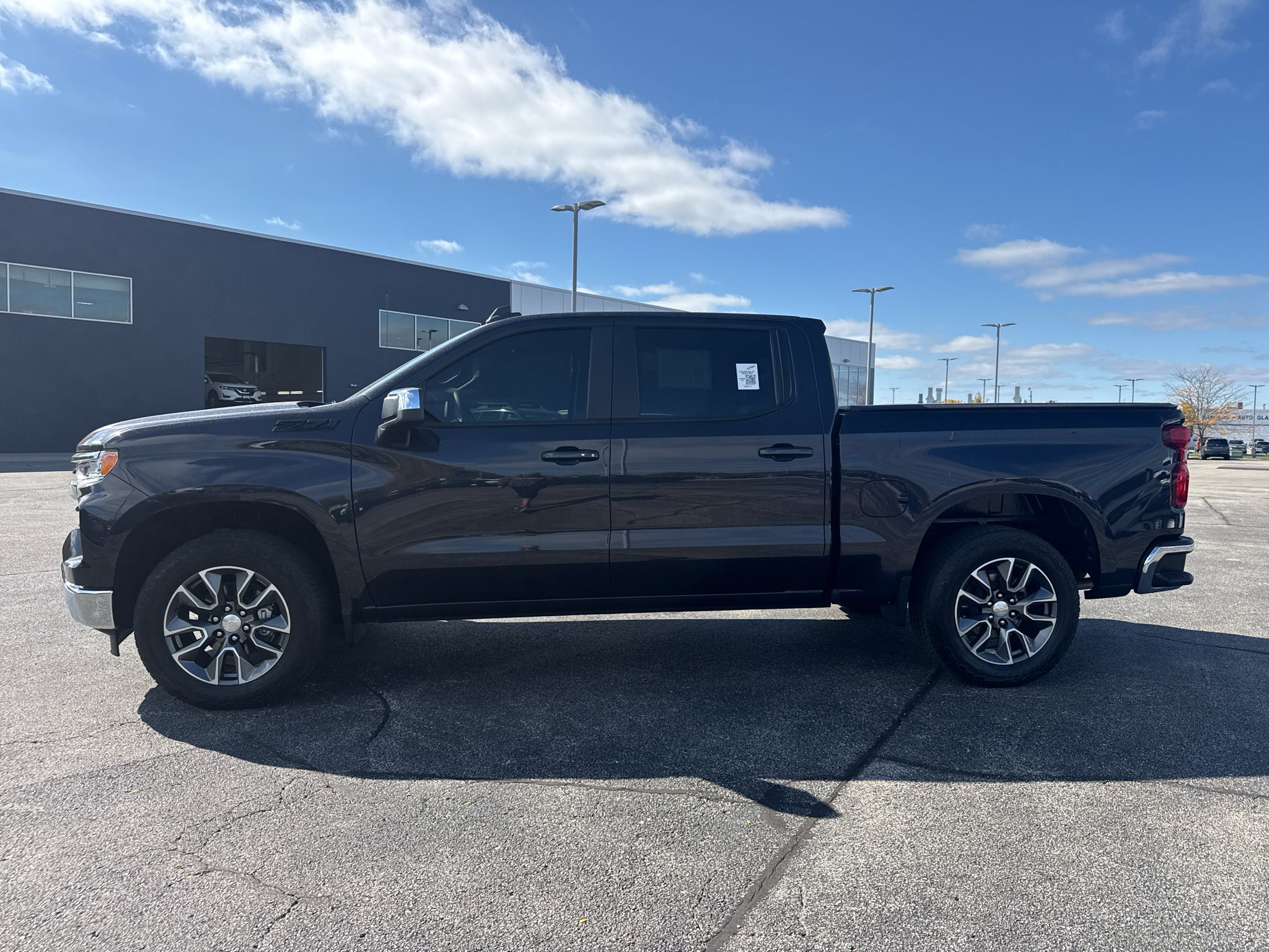 Certified 2023 Chevrolet Silverado 1500 LT w/ Z71 Off-Road Package AWD/4WD image 8