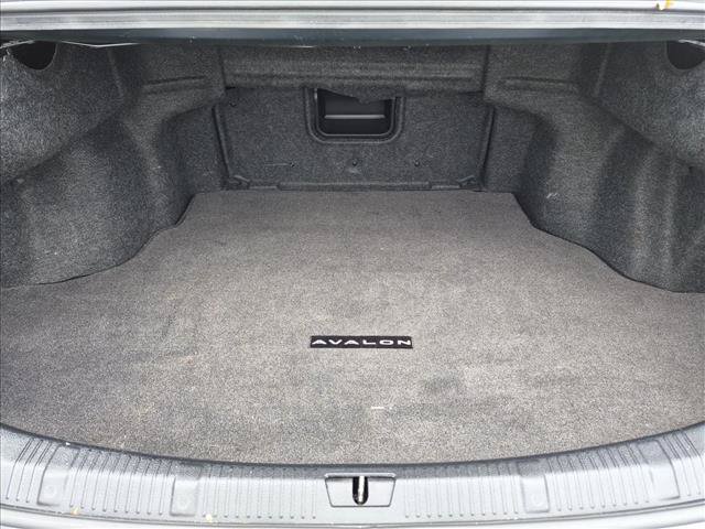 Used 2015 Toyota Avalon XLE w/ Preferred Accessory Package FWD image 6