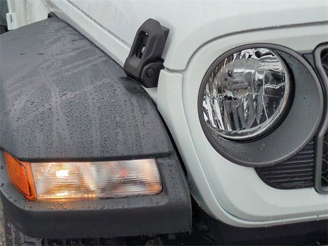 New 2025 Jeep Gladiator Sport image 10