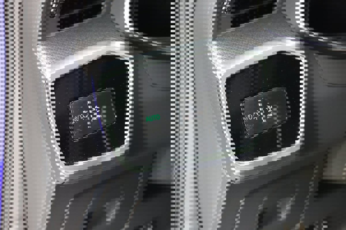 Used 2023 Audi RS 6 w/ Driver Assistance Package image 24