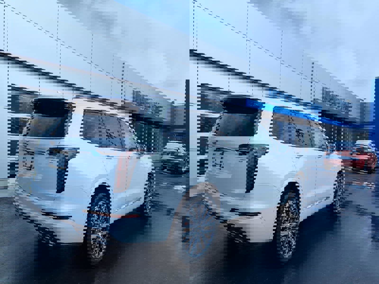 Used 2024 Cadillac XT6 Sport w/ LPO, Floor Liner Package image 7