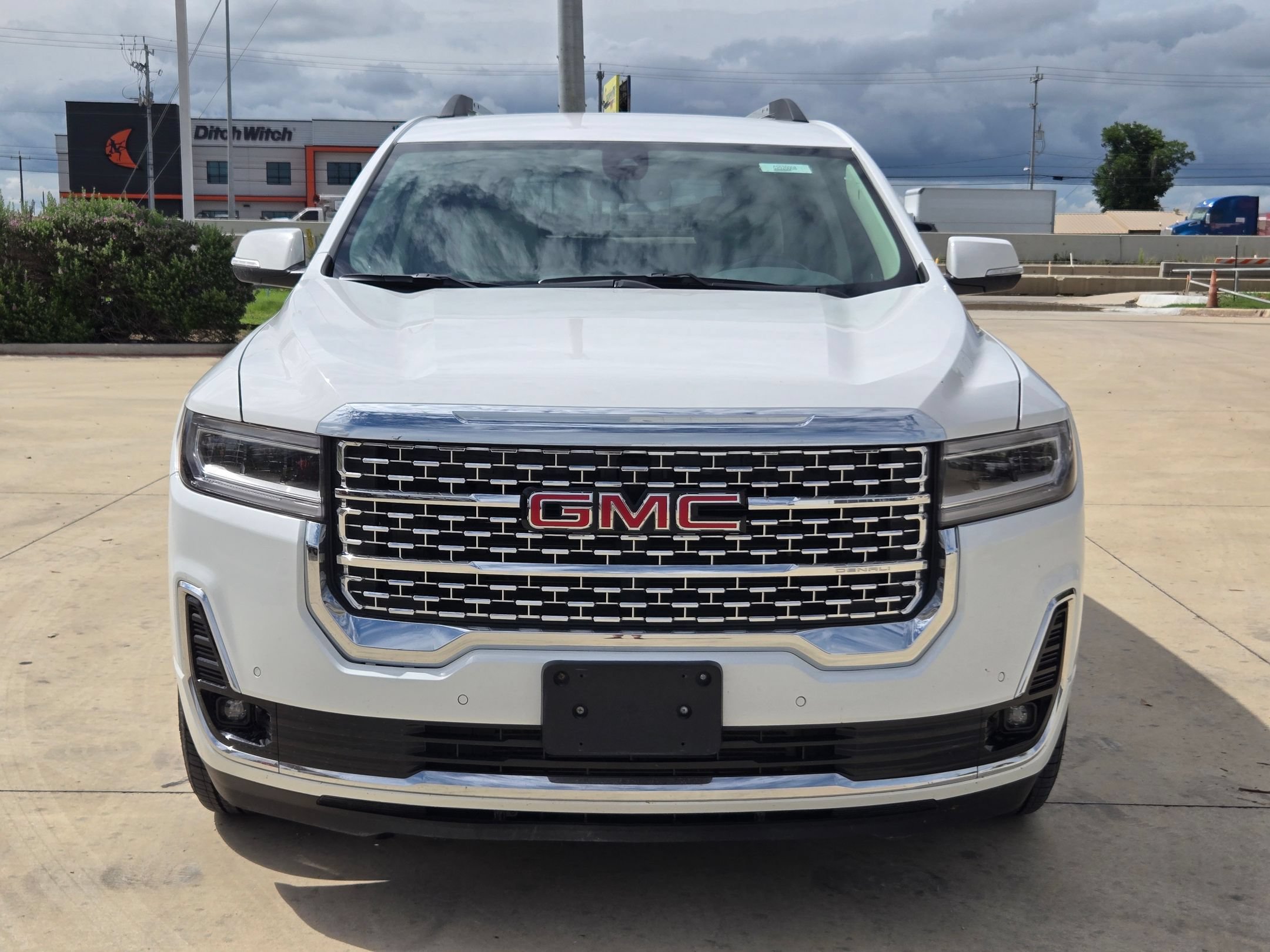 Certified 2020 GMC Acadia Denali w/ Trailering Package AWD/4WD image 2