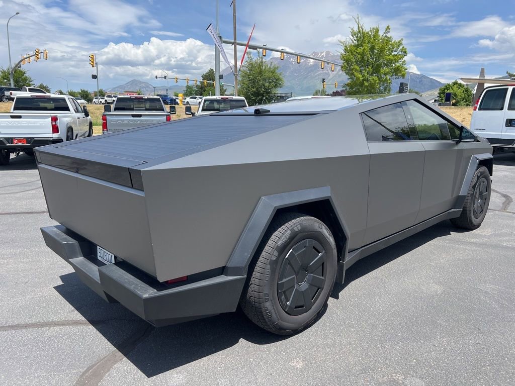 Used 2024 Tesla Cybertruck AWD Crew Cab image 7