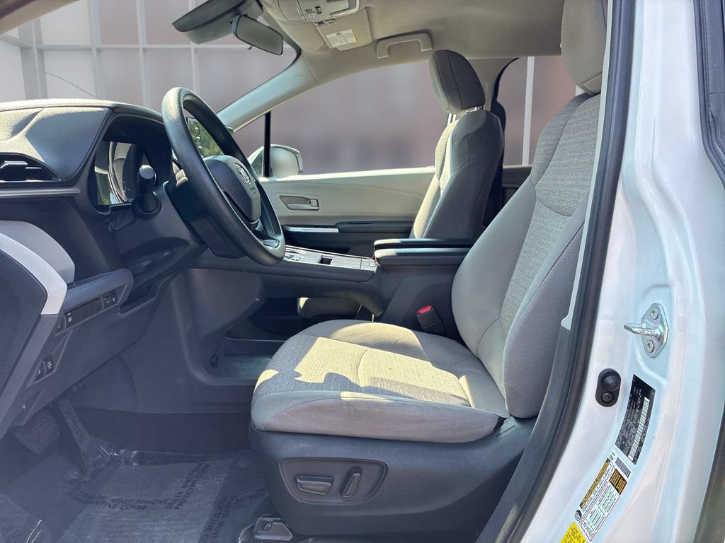 Used 2023 Toyota Sienna LE FWD image 23