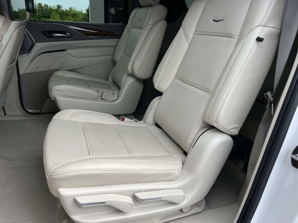 Used 2023 Cadillac Escalade ESV Sport Platinum AWD/4WD image 22