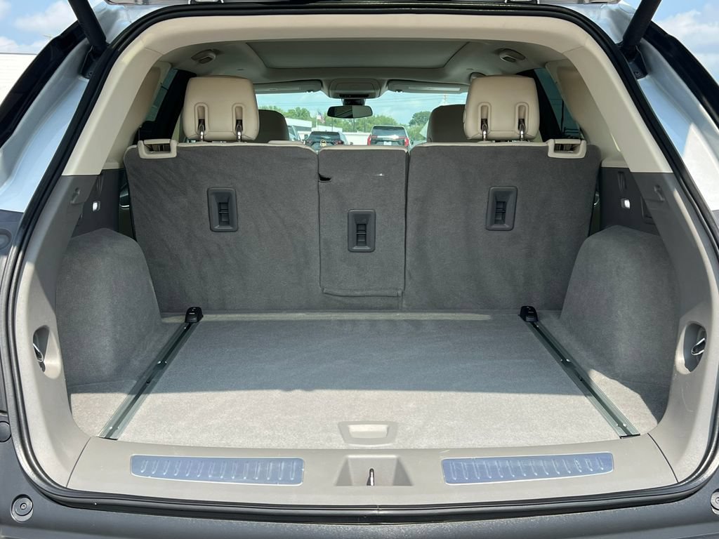 Used 2018 Cadillac XT5 Luxury w/ Driver Awareness Package AWD/4WD image 37