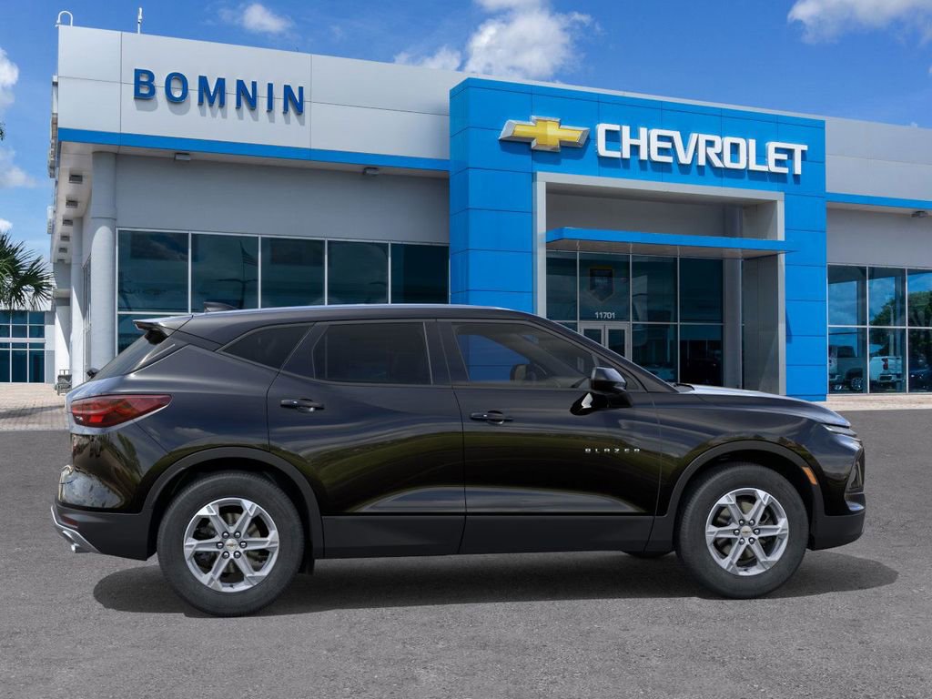 New 2025 Chevrolet Blazer LT image 6