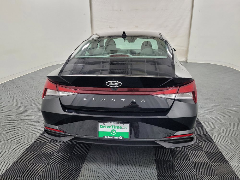 Used 2023 Hyundai Elantra SEL w/ Winter Weather Package FWD image 7