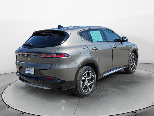 Used 2024 Alfa Romeo Tonale Ti w/ Premium Interior Package AWD/4WD image 5