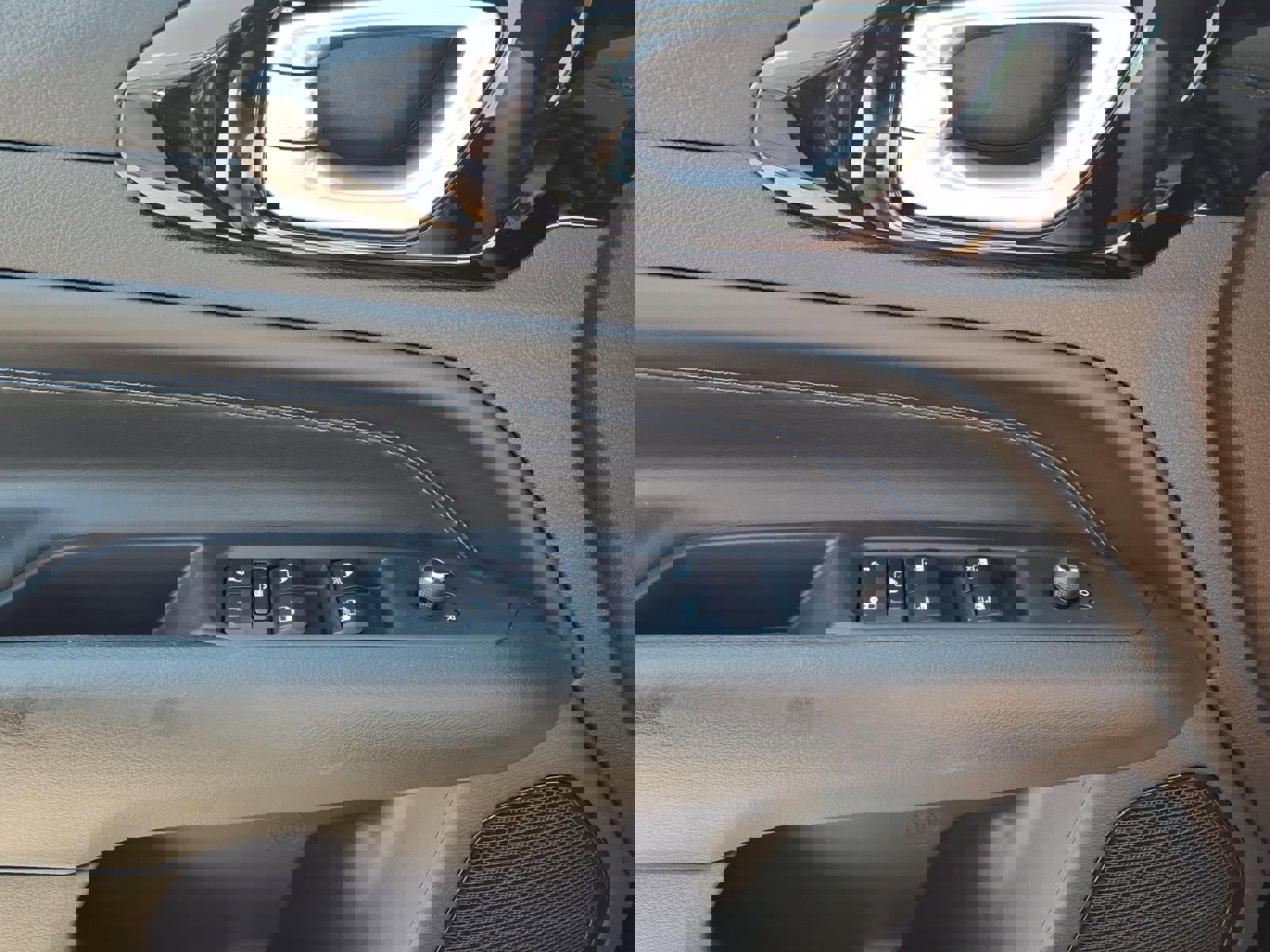 New 2026 Jeep Compass Latitude AWD/4WD image 15