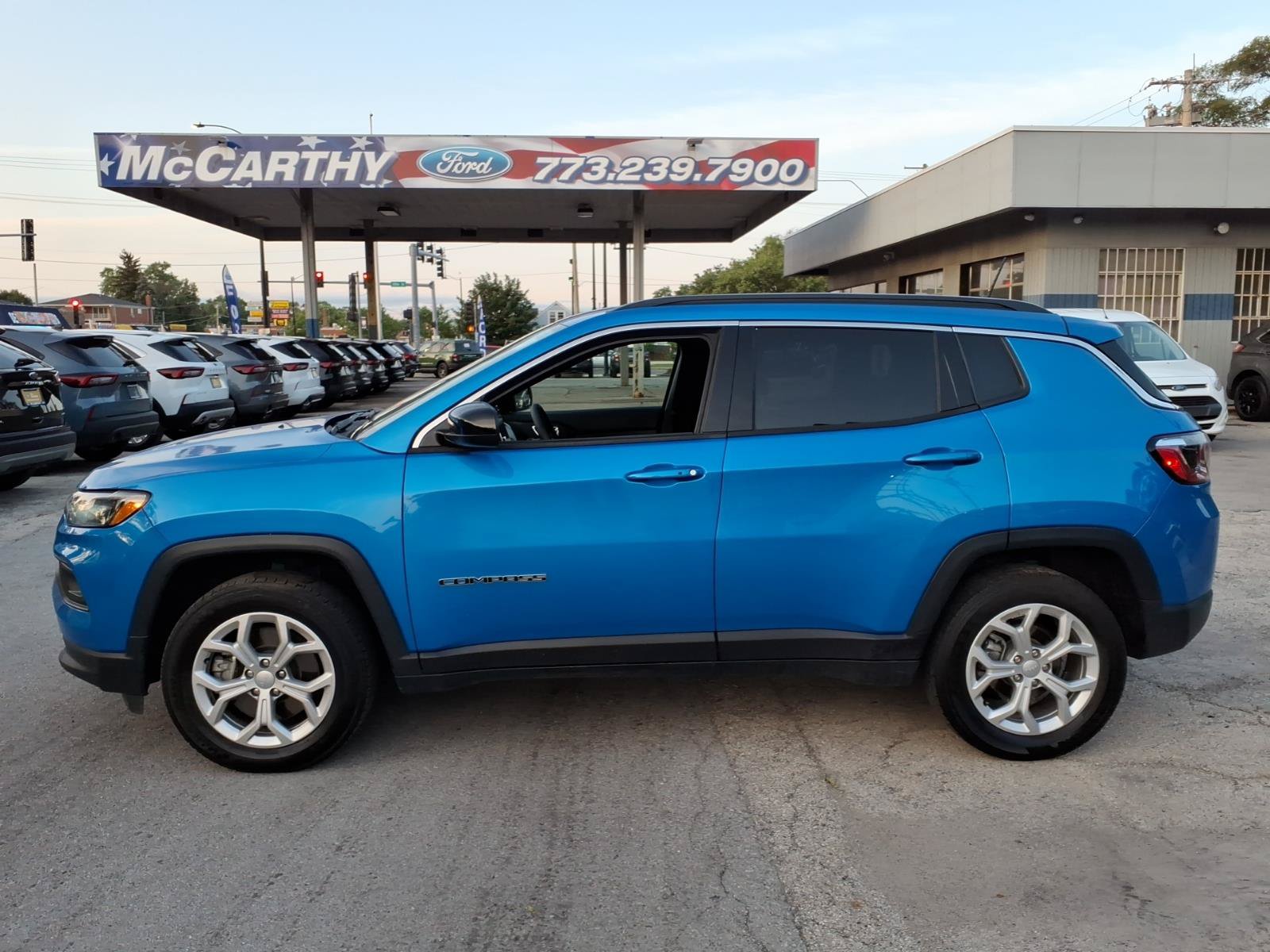 Used 2024 Jeep Compass Latitude AWD/4WD image 6