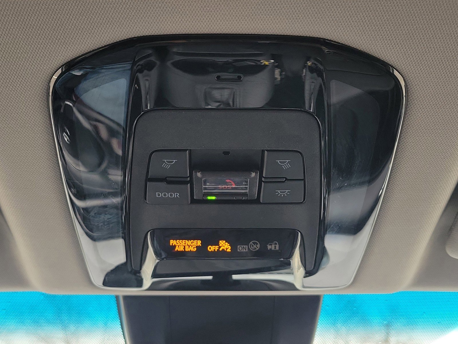 Used 2024 Toyota Venza LE AWD/4WD image 33