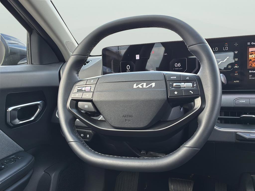 Certified 2025 Kia K4 EX image 19