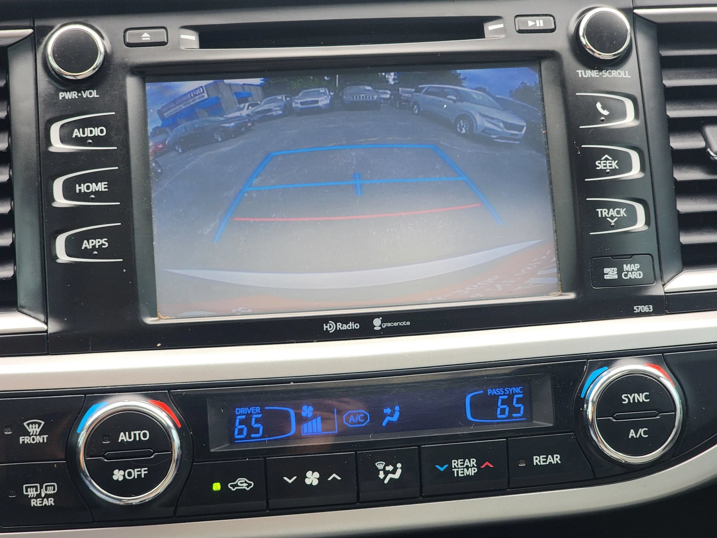 Used 2015 Toyota Highlander XLE AWD/4WD image 16