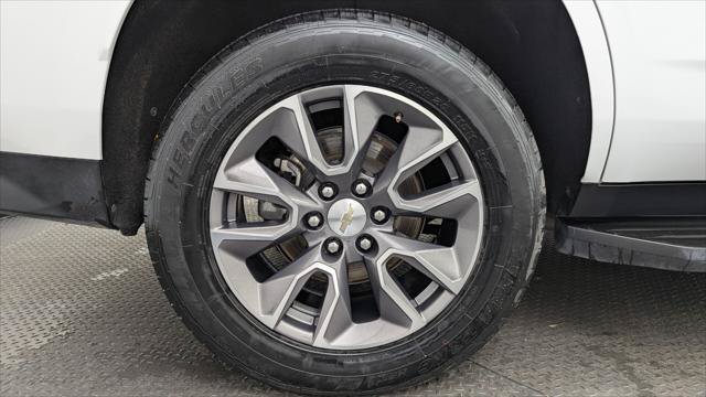 Used 2023 Chevrolet Tahoe LT w/ Luxury Package RWD image 32
