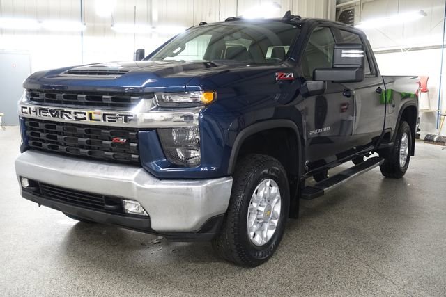 Used 2022 Chevrolet Silverado 2500 LT w/ Convenience Package image 3