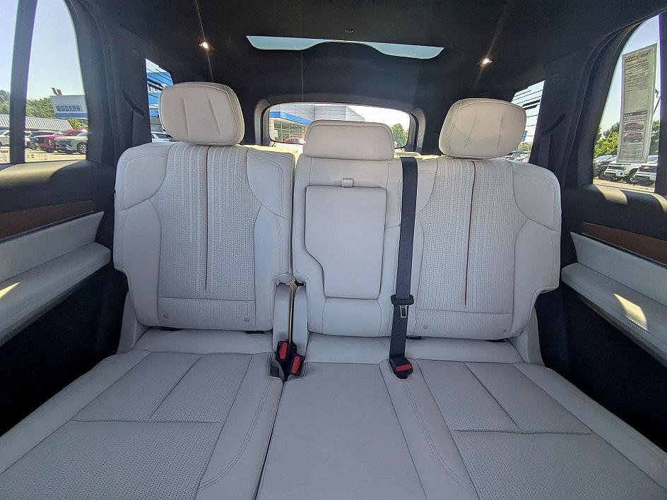 New 2026 Cadillac Vistiq Luxury image 23