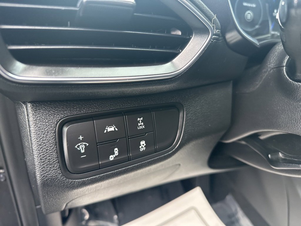 Used 2019 Hyundai Santa Fe SEL image 14