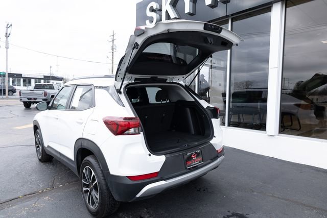 Used 2025 Chevrolet TrailBlazer LT AWD/4WD image 21