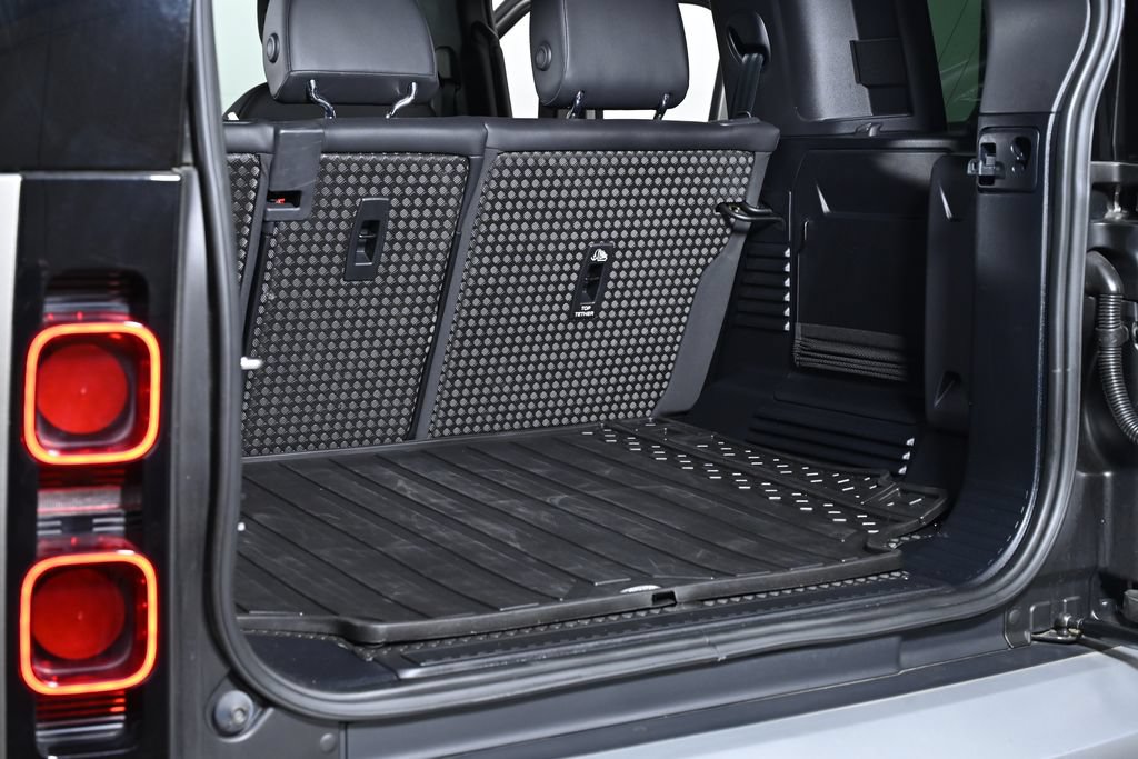 Used 2023 Land Rover Defender 110 S AWD/4WD image 43