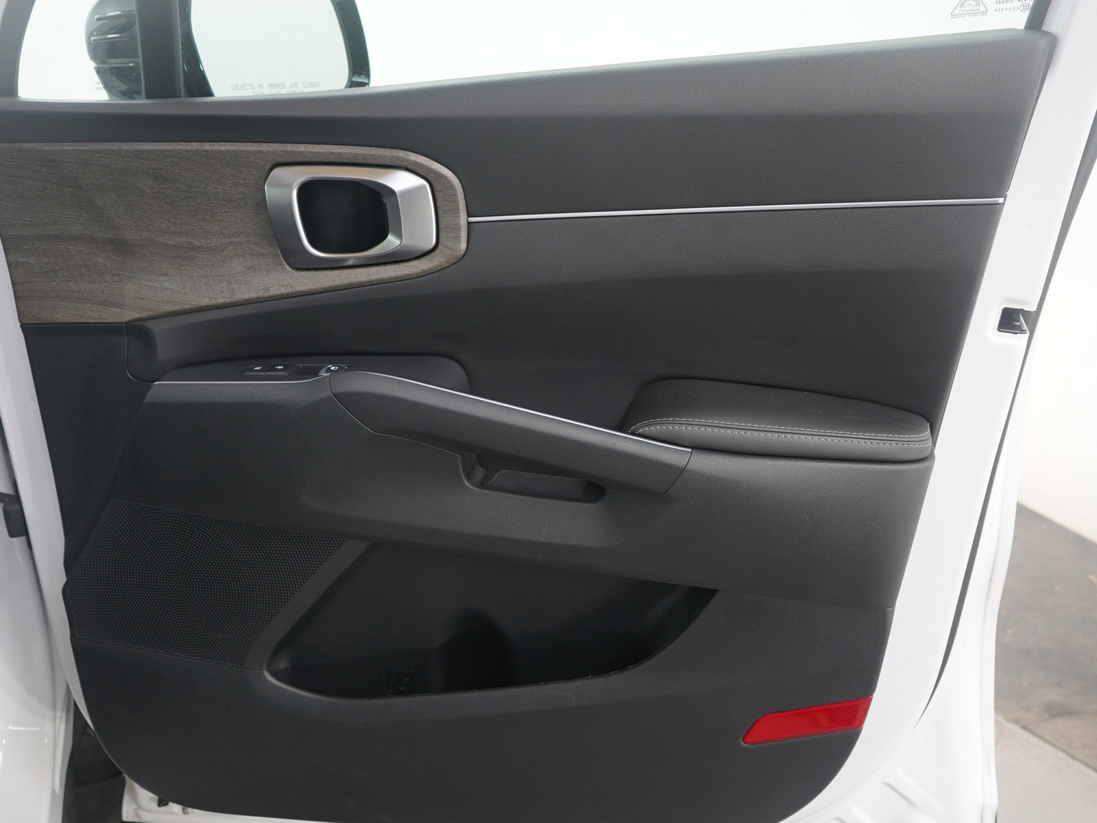 Used 2023 Kia Sorento S image 11