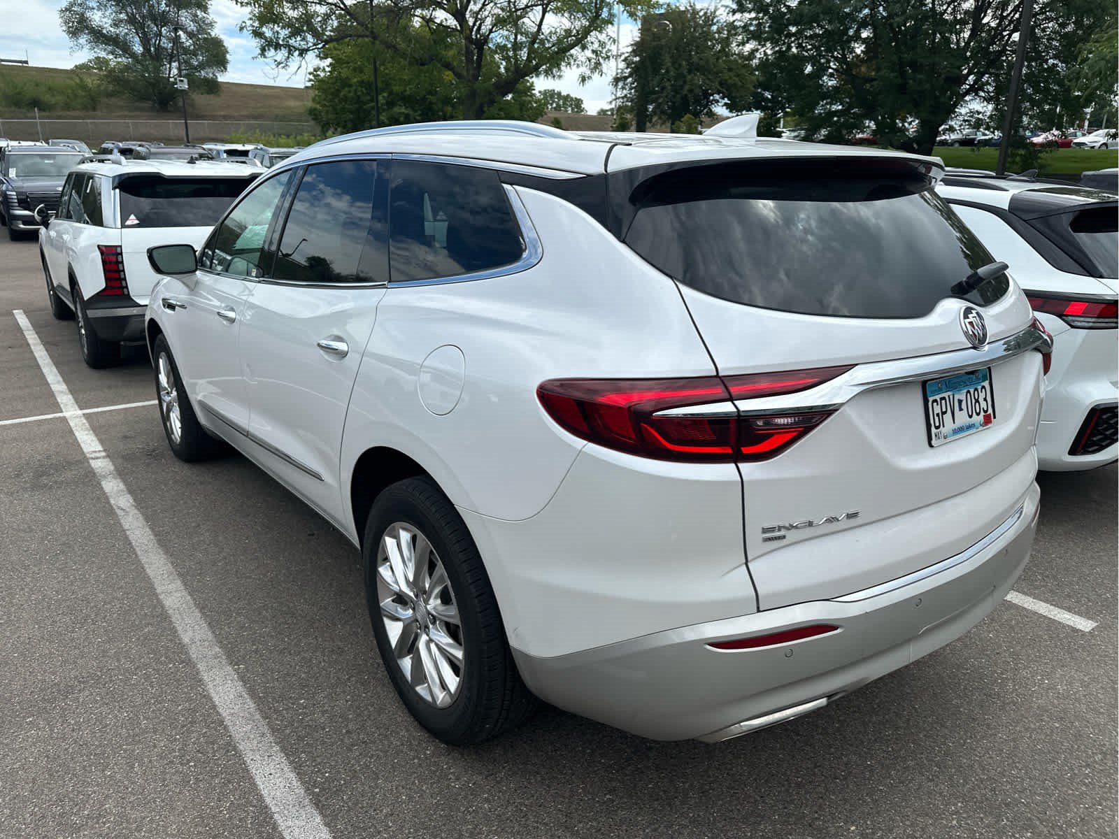 Used 2021 Buick Enclave Premium w/ Sun and Sites Package AWD/4WD image 10