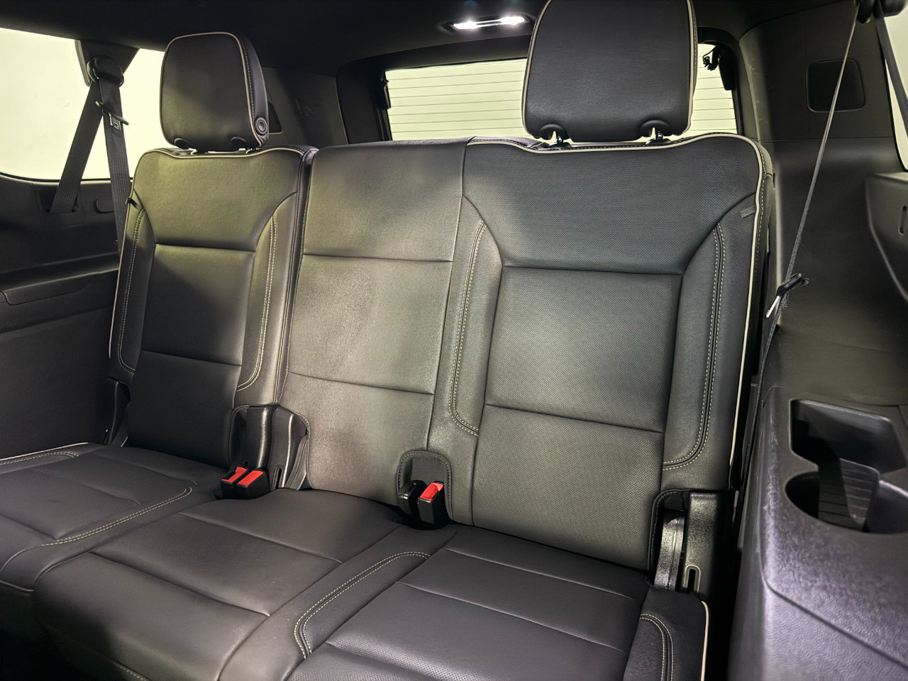 Used 2023 Chevrolet Suburban Premier image 22