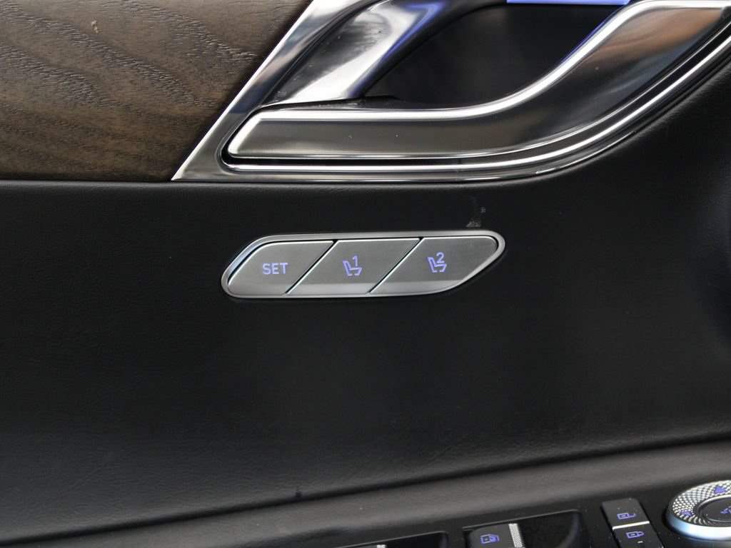 Used 2024 Genesis GV80 2.5T w/ Prestige Package AWD/4WD image 16