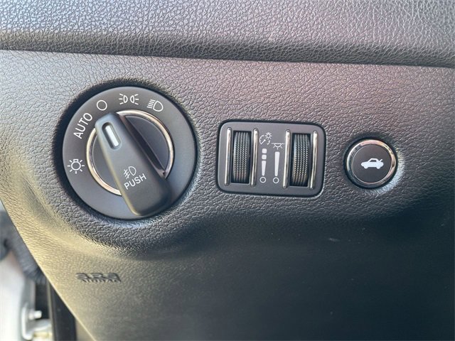 Used 2023 Chrysler 300 S image 36