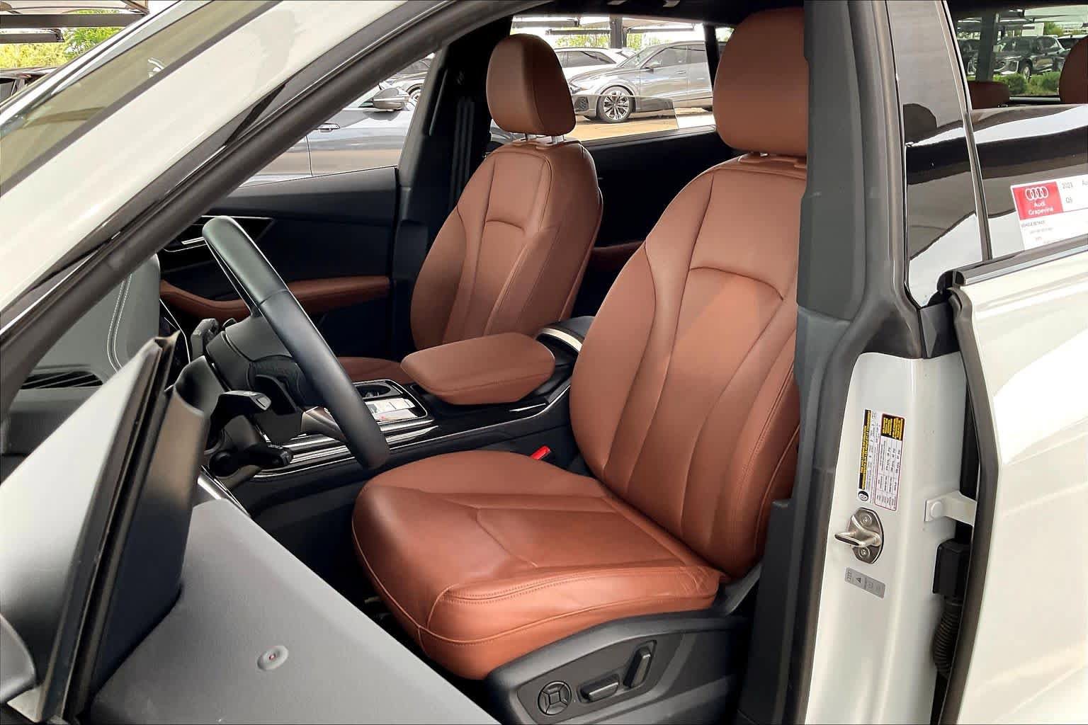 Used 2023 Audi Q8 Prestige w/ Prestige Package image 8