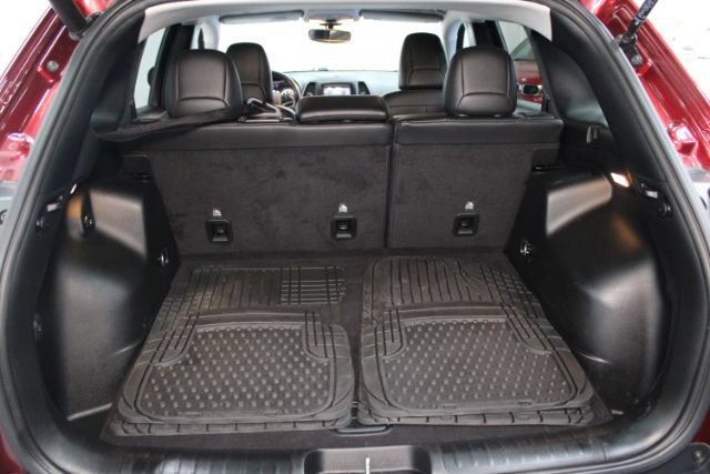 Used 2020 Jeep Cherokee Latitude Plus w/ Comfort/Convenience Group AWD/4WD image 24