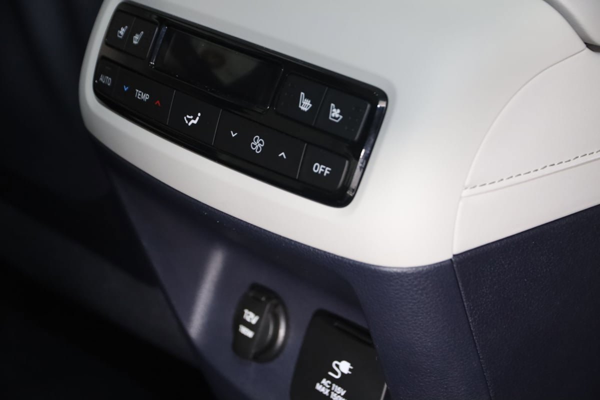 Used 2024 Hyundai Palisade Calligraphy AWD/4WD image 17