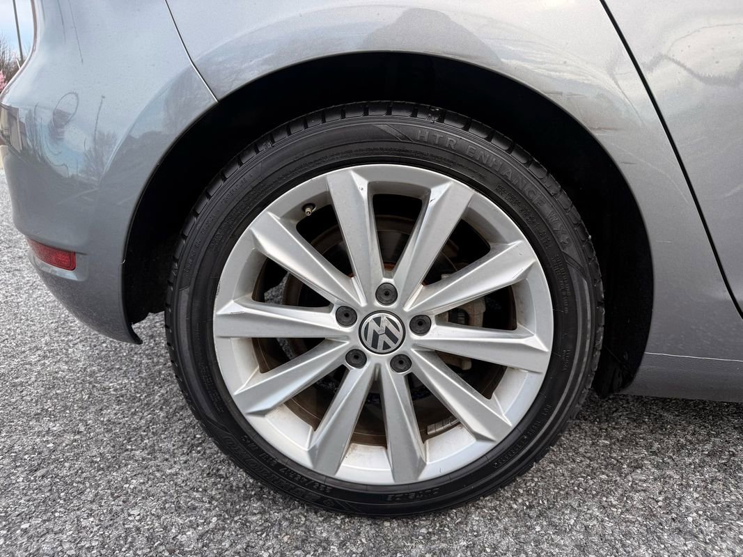 Used 2014 Volkswagen Golf TDI image 32