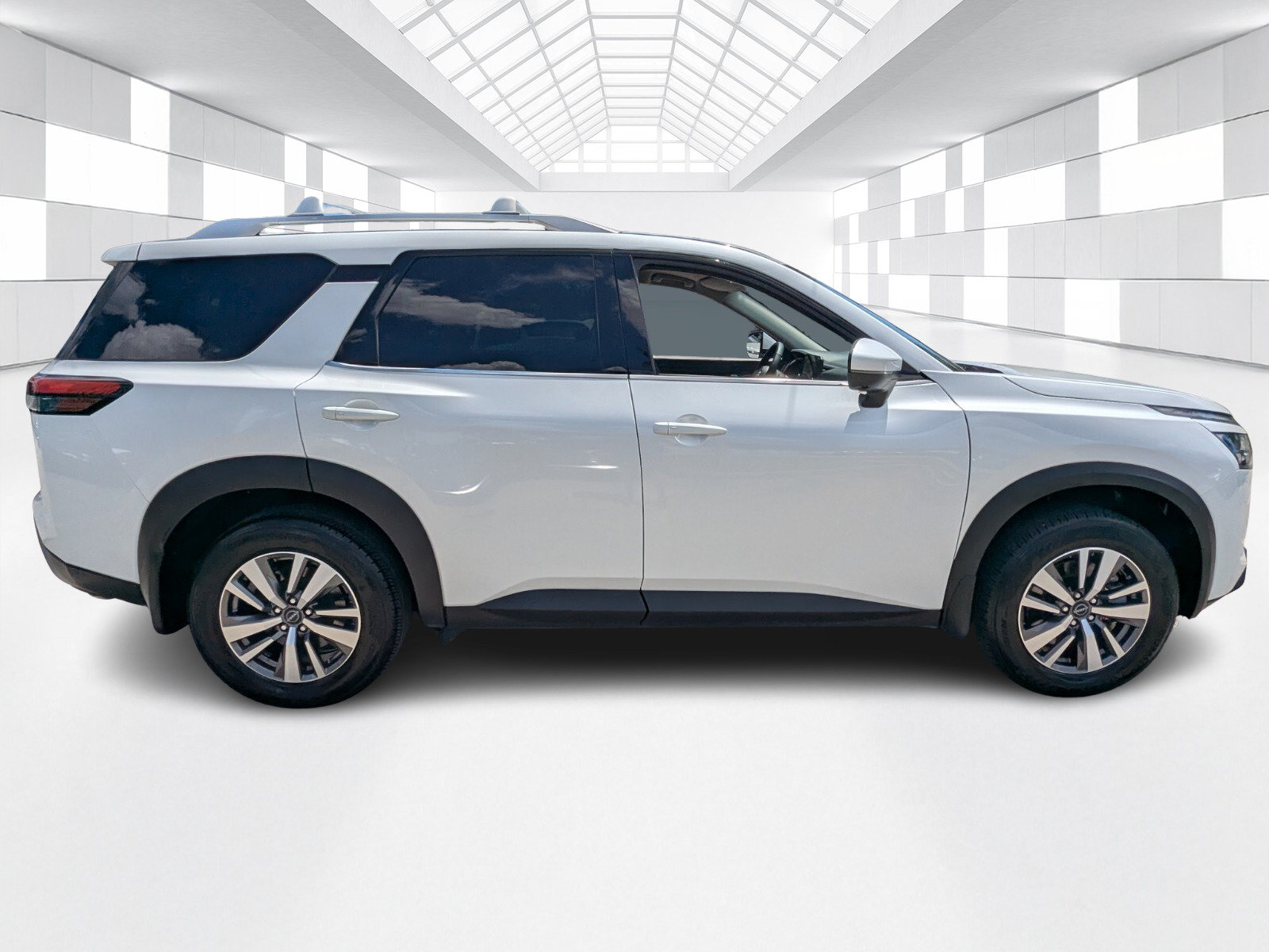 Certified 2025 Nissan Pathfinder SL FWD image 6