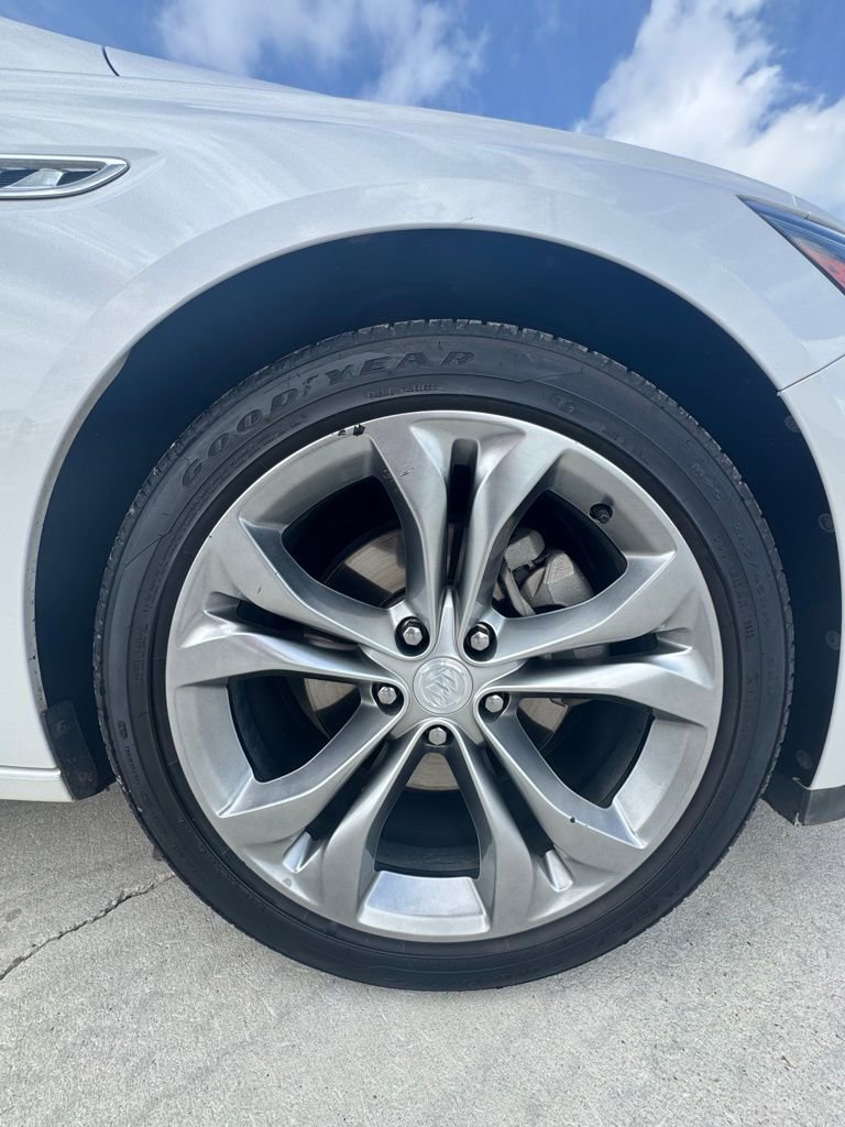 Used 2019 Buick LaCrosse Avenir image 23