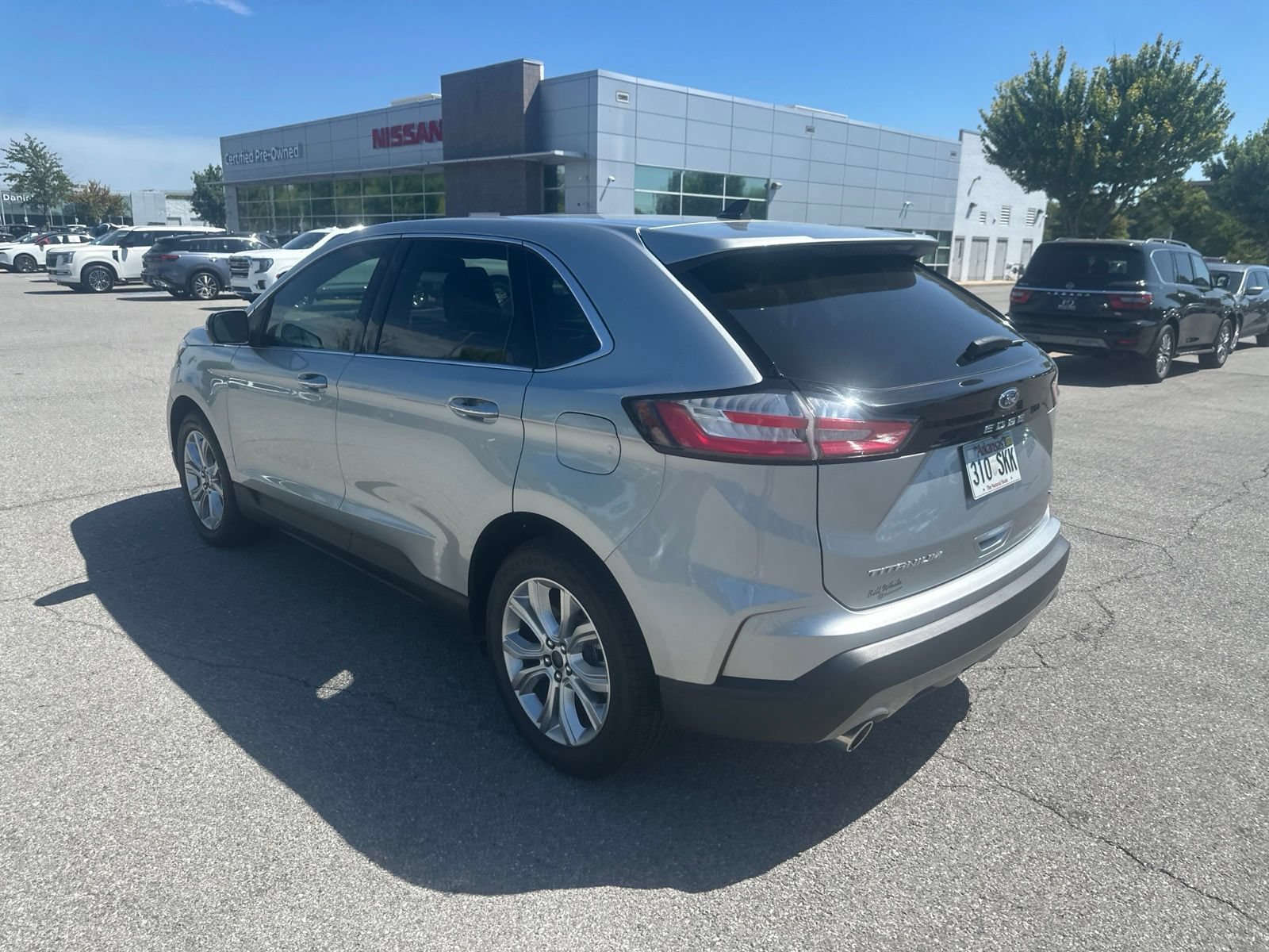 Used 2023 Ford Edge Titanium AWD/4WD image 7