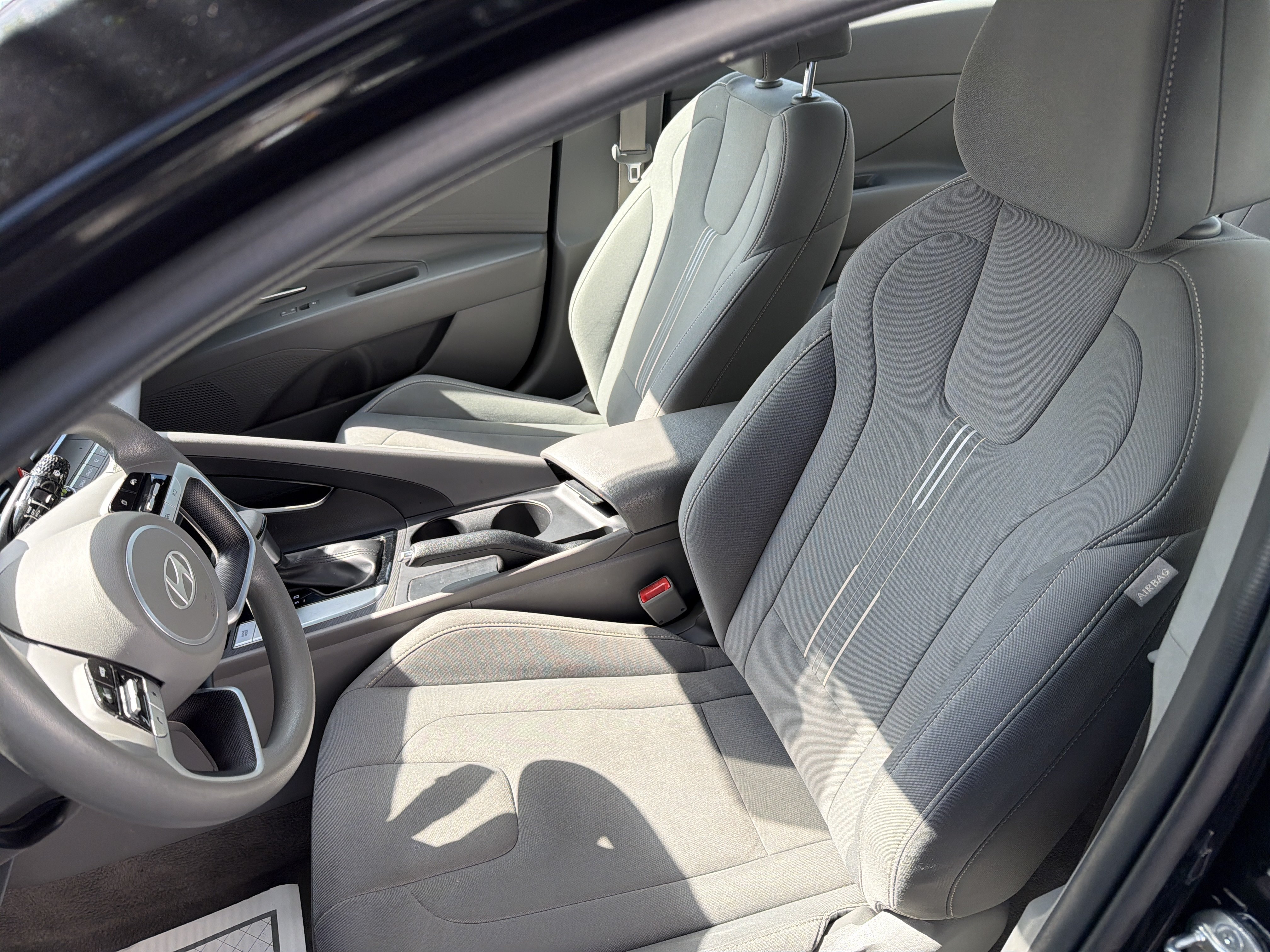 Used 2024 Hyundai Elantra SEL FWD image 13
