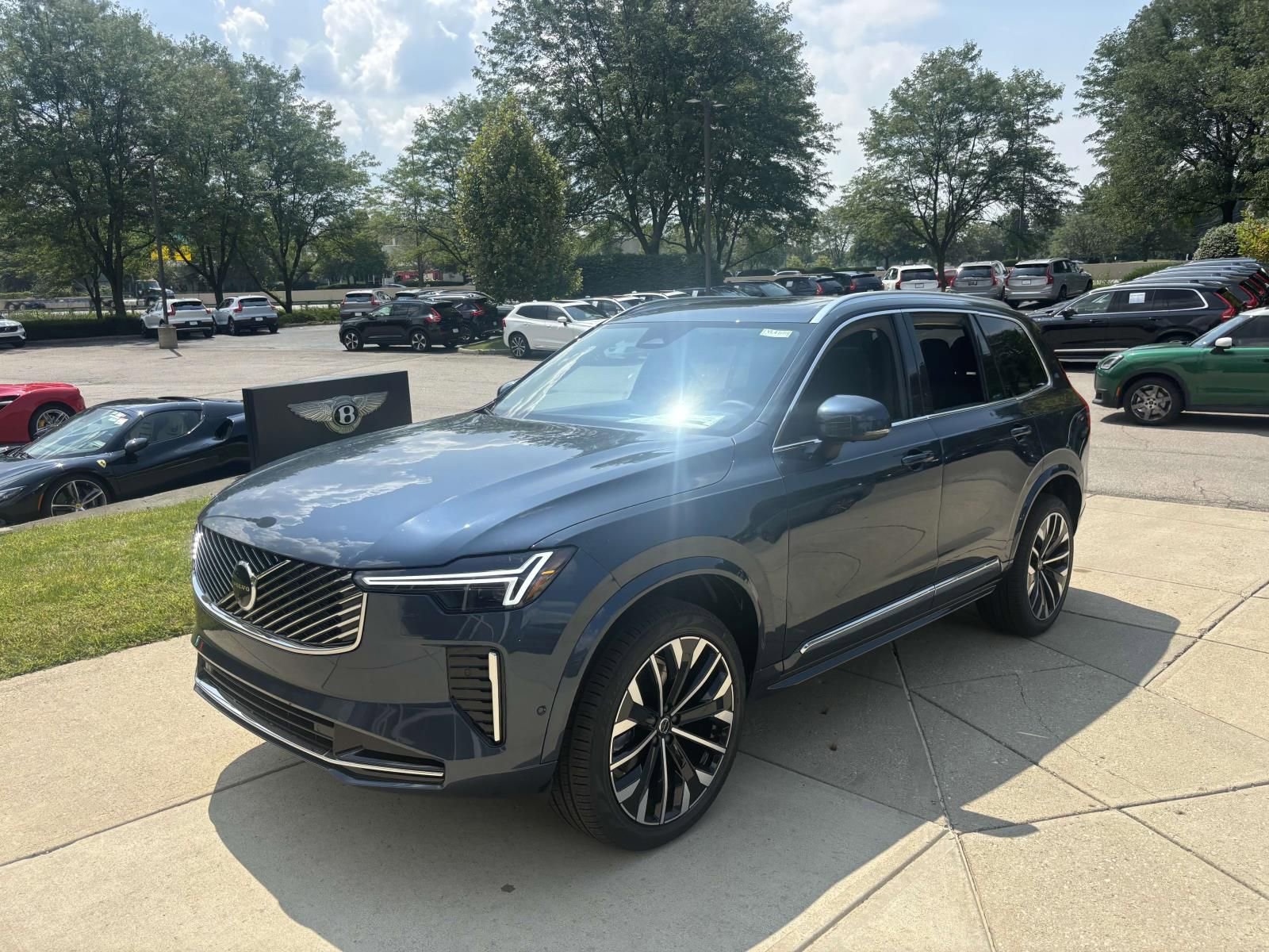 New 2026 Volvo XC90 B5 Plus w/ Protection Package Premier image 3