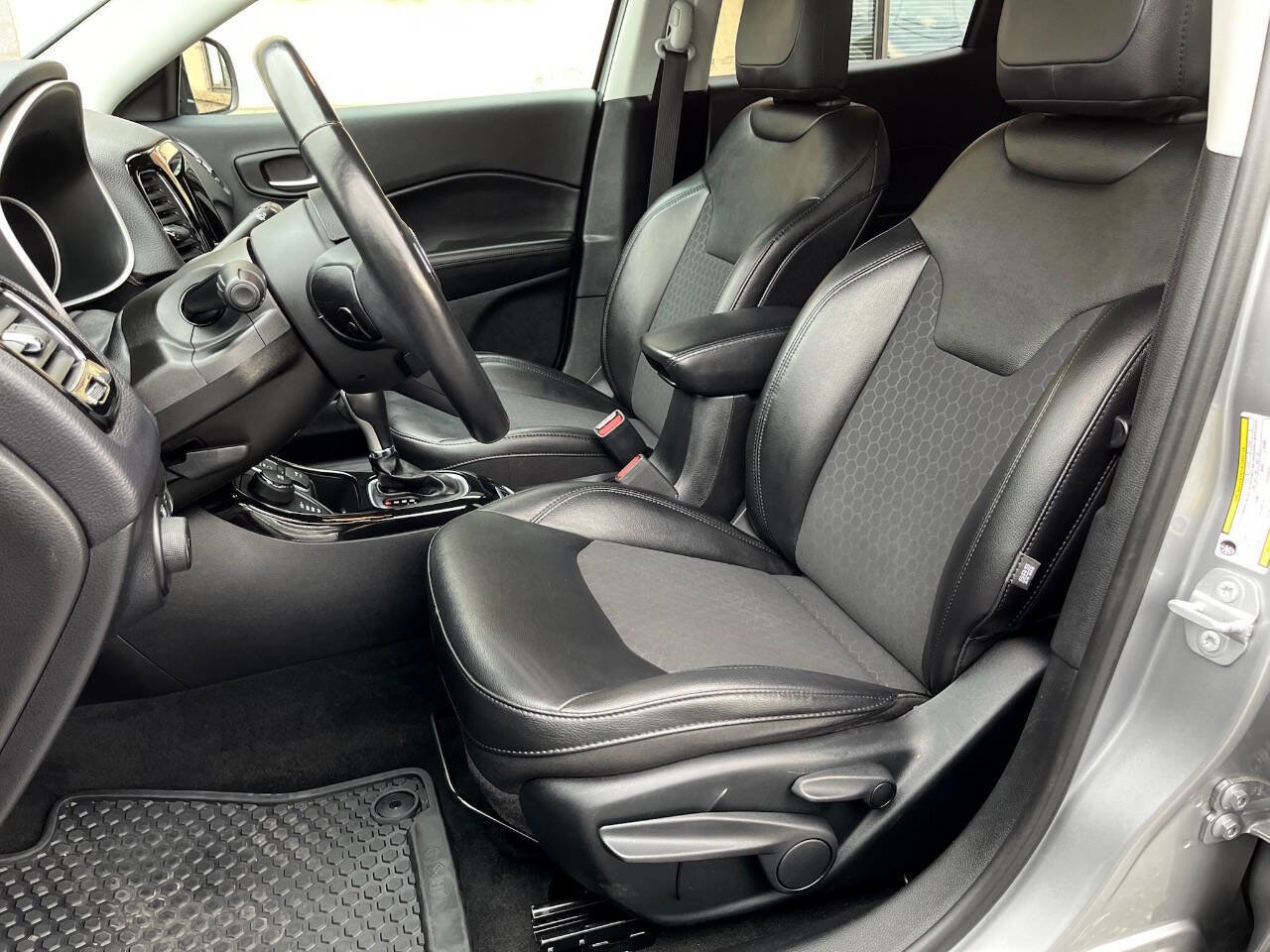 Used 2019 Jeep Compass Latitude image 9
