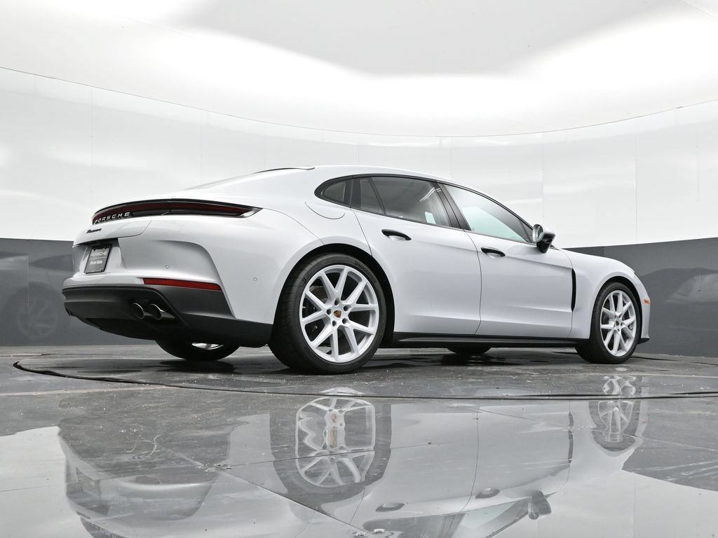 Certified 2025 Porsche Panamera RWD image 37